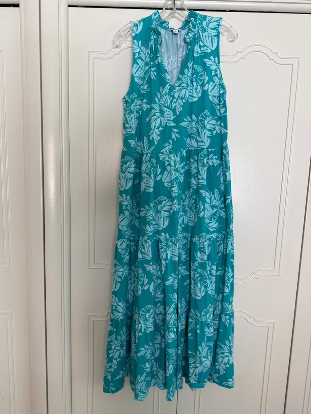 Crown & Ivy Teal and White Tropical Print Maxi Dress
